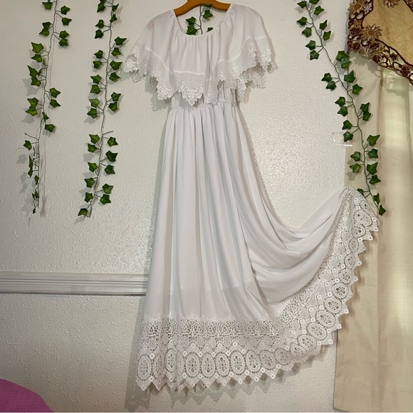 marked queen white  Maxi dress - Picture 13 of 14